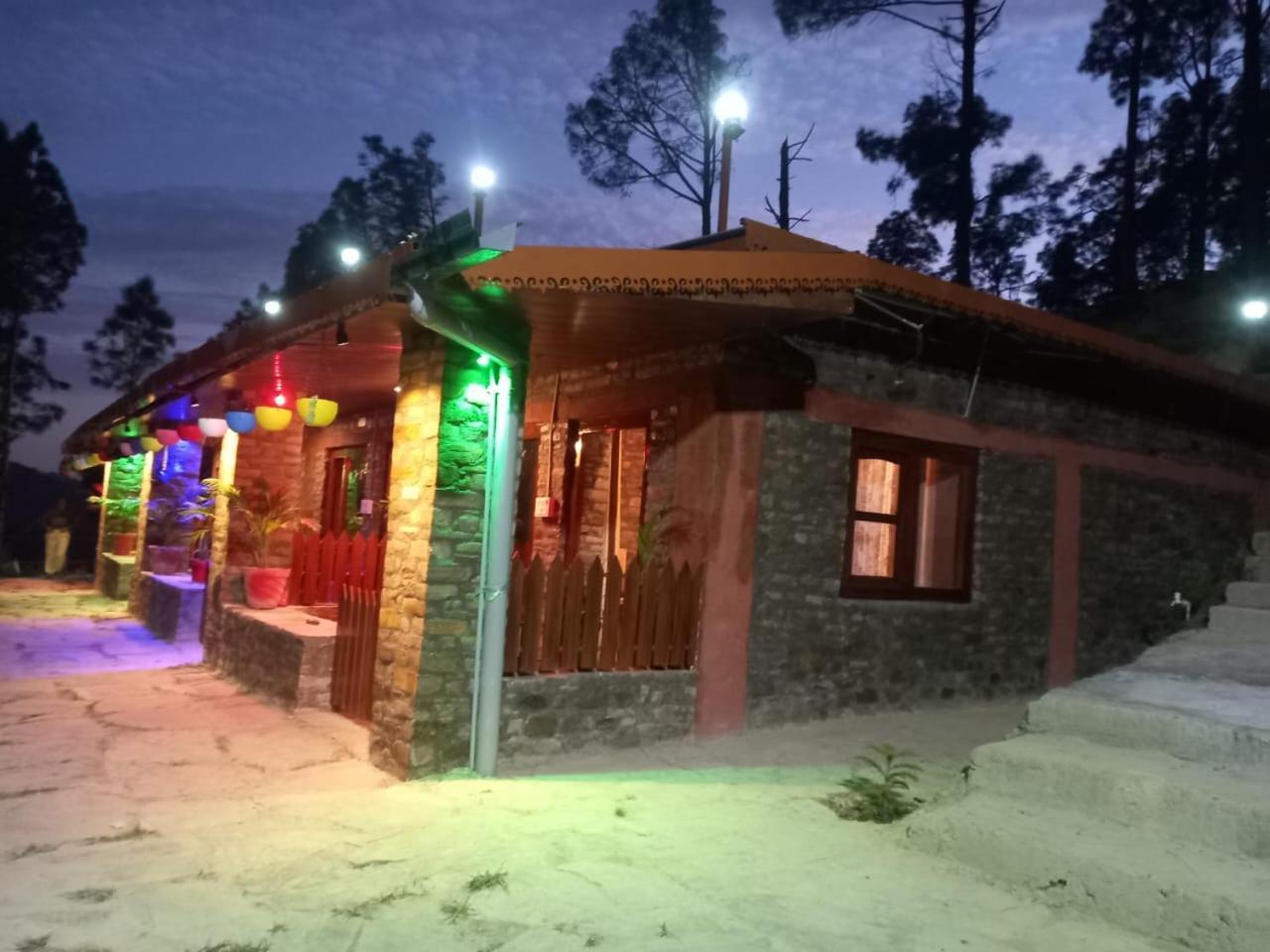 Nature Villaas Basa Homestay Pauri المظهر الخارجي الصورة