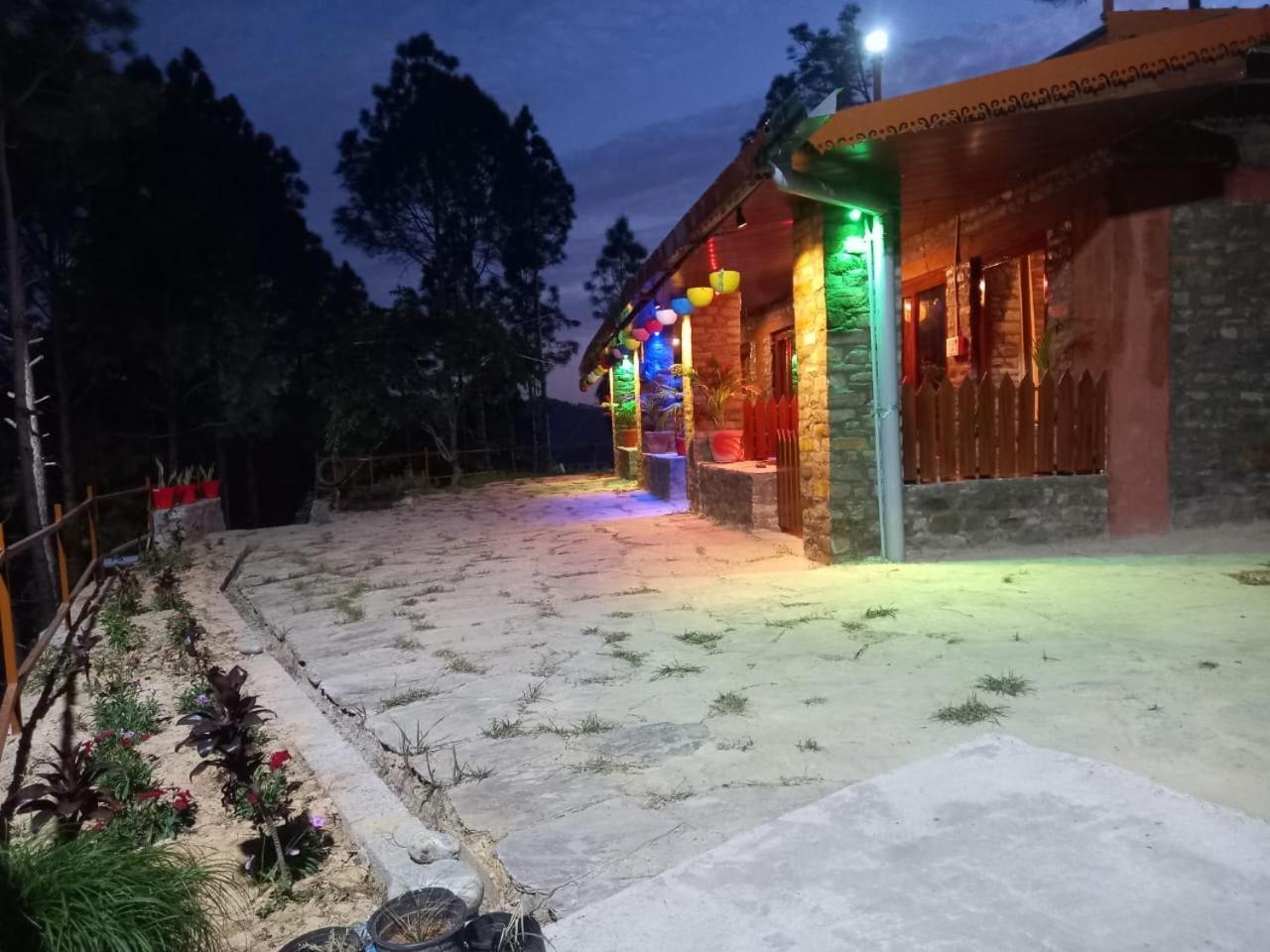 Nature Villaas Basa Homestay Pauri المظهر الخارجي الصورة